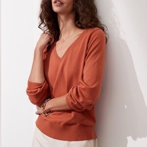 Banana Republic | Luxury Blend of Silk, Cashmere & Cotton V Neck Sweater